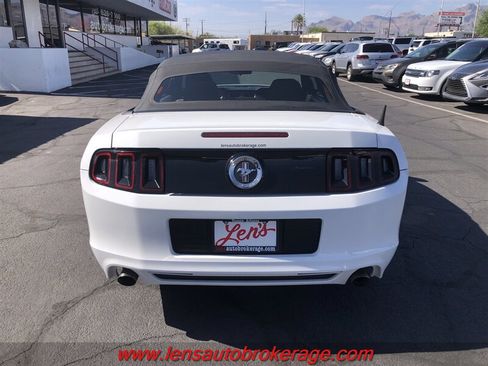 Used 2014 Ford Mustang Convertible RWD image 9