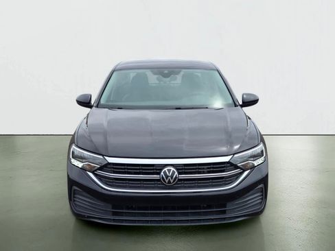 Used 2024 Volkswagen Jetta SE FWD image 9