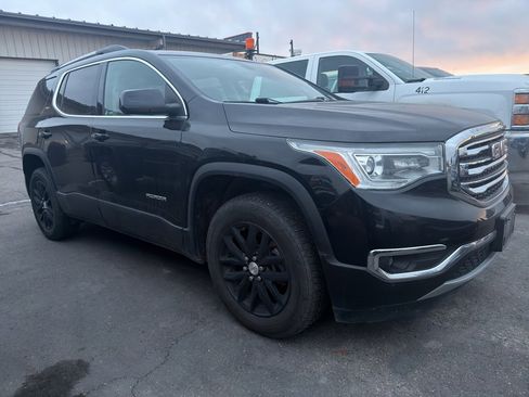 Used 2019 GMC Acadia SLT image 3