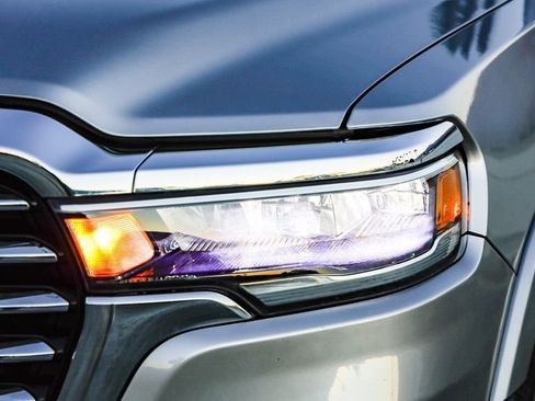 Certified 2025 RAM 1500 Laramie image 5