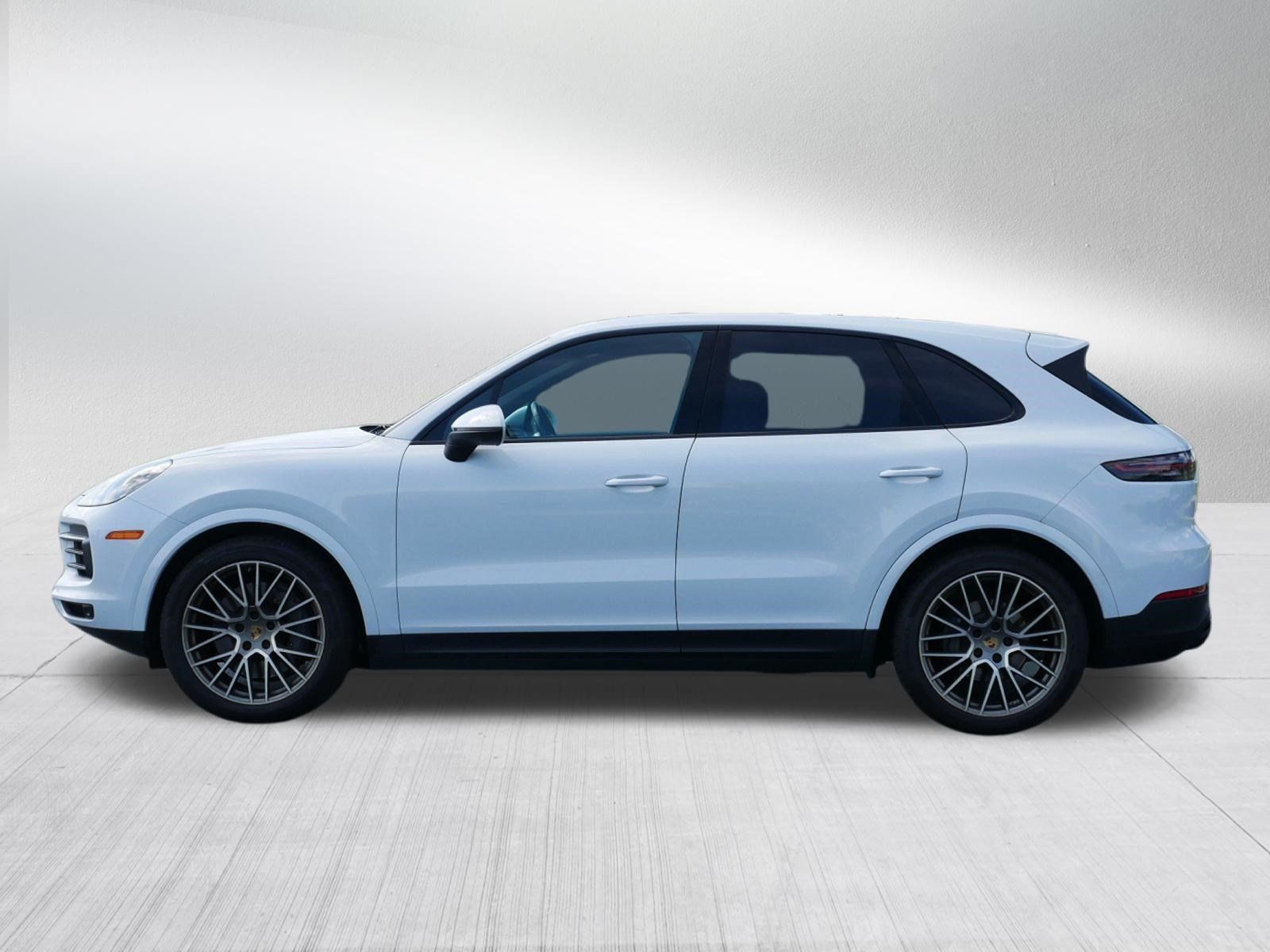 Used 2023 Porsche Cayenne S Platinum AWD/4WD image 4
