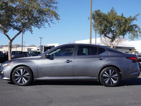 Used 2022 Nissan Altima 2.5 SV image 2