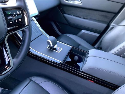 Certified 2026 Land Rover Range Rover Velar Dynamic SE image 16
