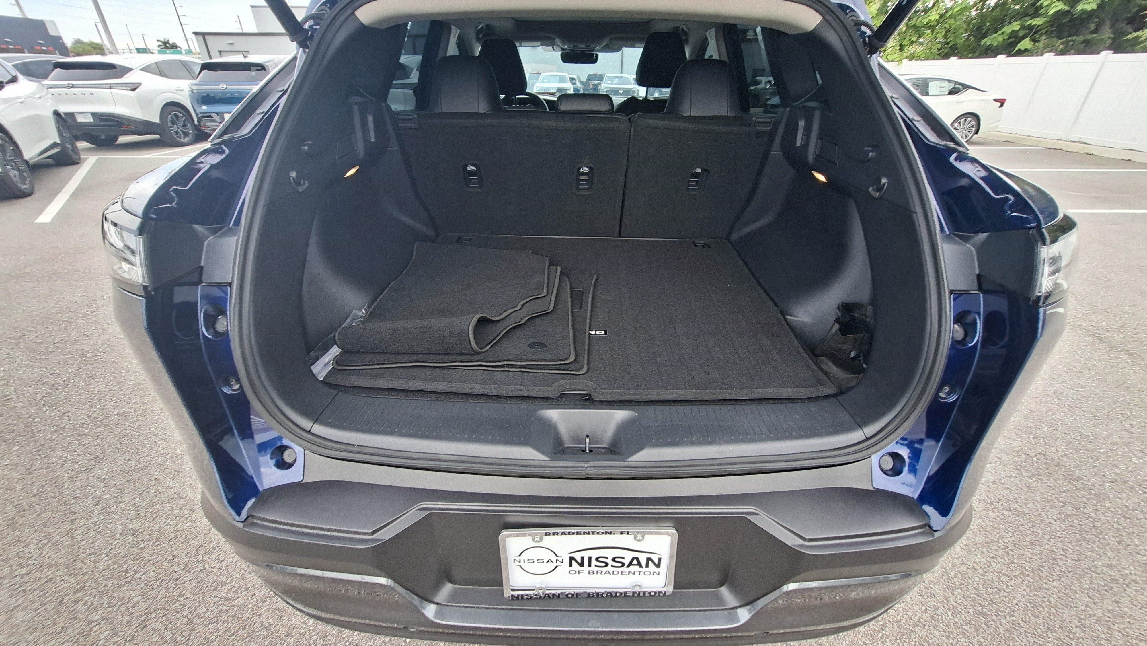 Certified 2025 Nissan Murano SL w/ Cargo Package AWD/4WD image 21