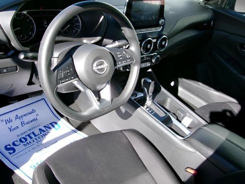Used 2024 Nissan Sentra SV FWD image 12