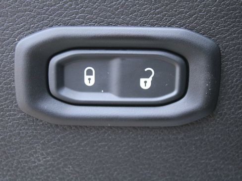 Used 2024 Jeep Wrangler Unlimited Sport AWD/4WD image 19