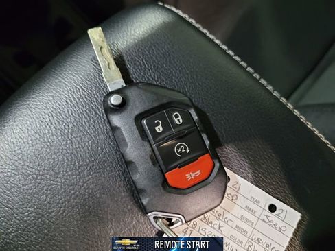 Used 2021 Jeep Wrangler Unlimited Sahara w/ Cold Weather Group image 9