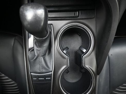 Used 2024 Toyota Camry SE FWD image 9