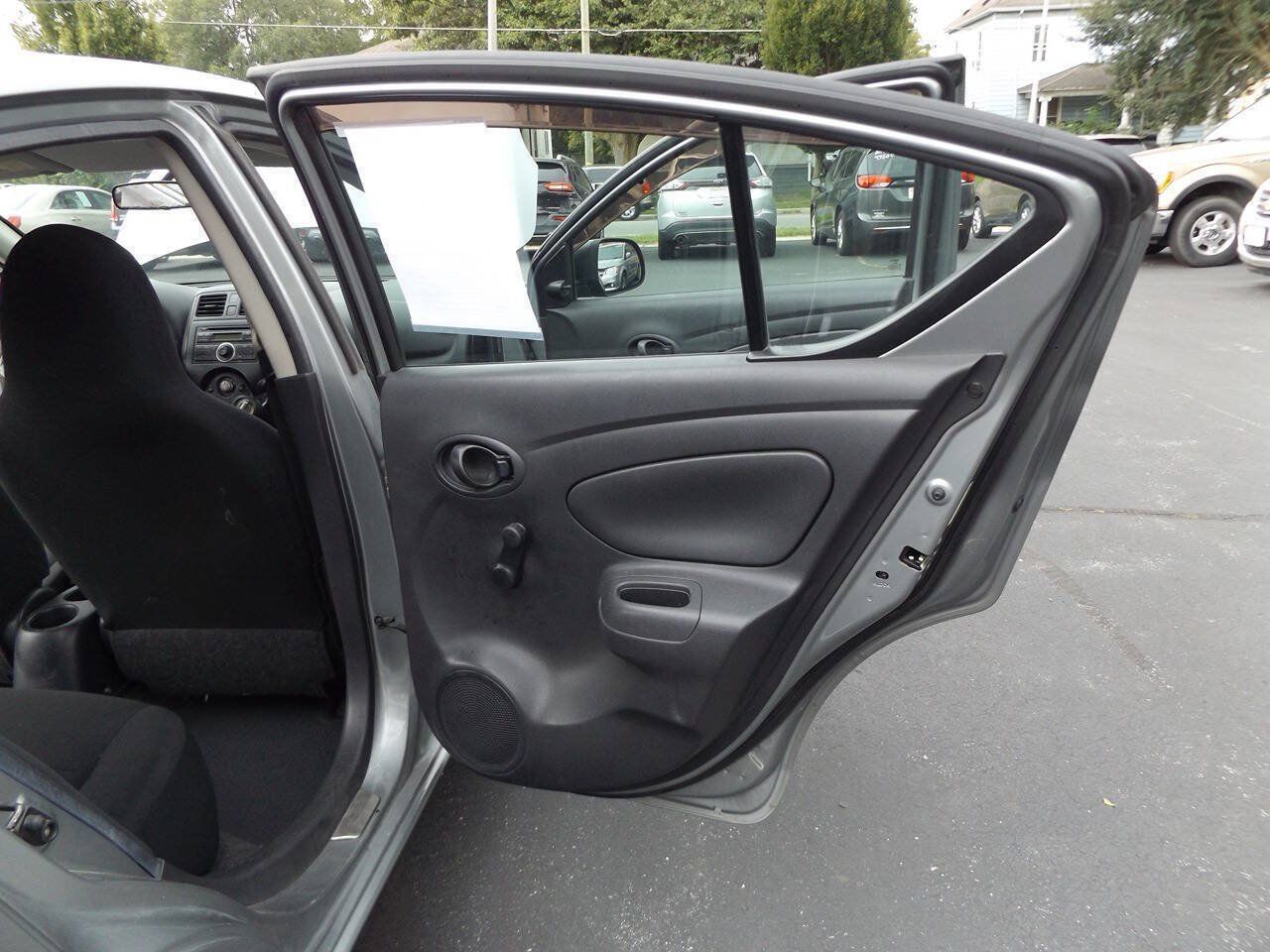 Used 2012 Nissan Versa S w/ Cruise Control Pkg FWD image 26