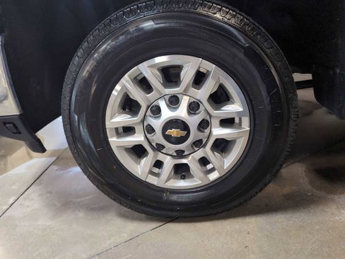 Used 2025 Chevrolet Silverado 2500 LT w/ Convenience Package image 32