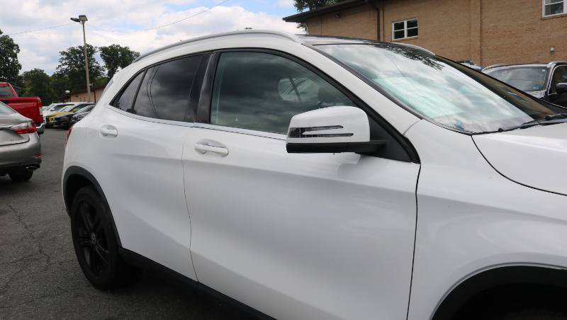 Used 2020 Mercedes-Benz GLA 250 4MATIC w/ Premium Package image 3