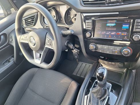 Used 2021 Nissan Rogue Sport S image 29