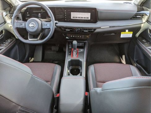 Certified 2025 Nissan Kicks SR AWD/4WD image 17