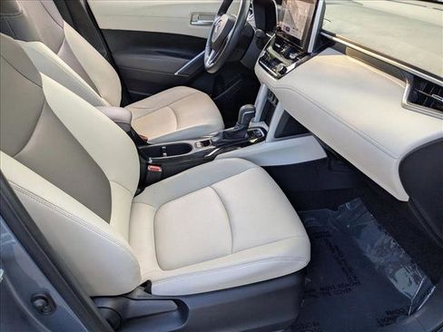 Used 2023 Toyota Corolla Cross XLE image 20