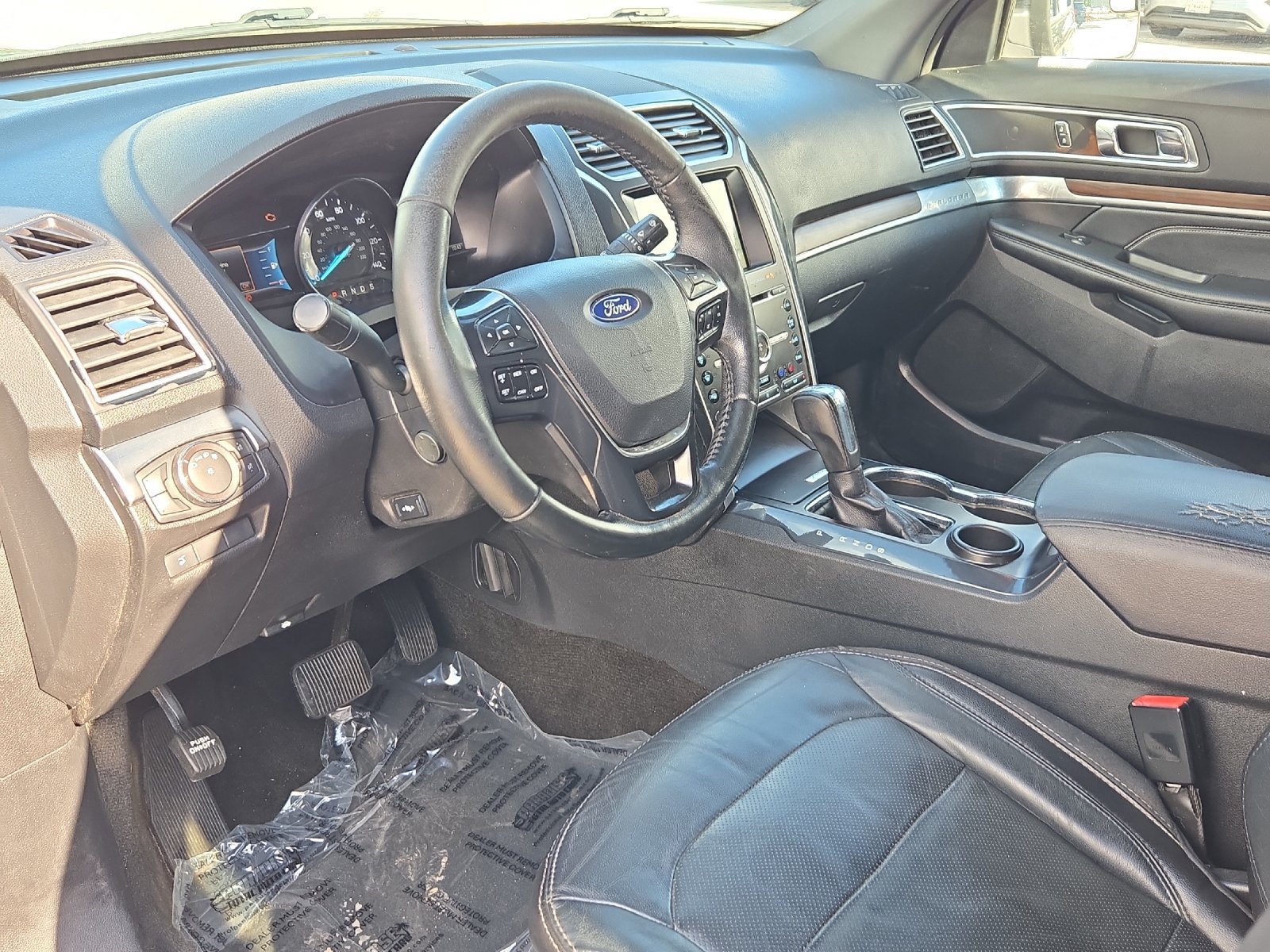 Used 2017 Ford Explorer Limited FWD image 9