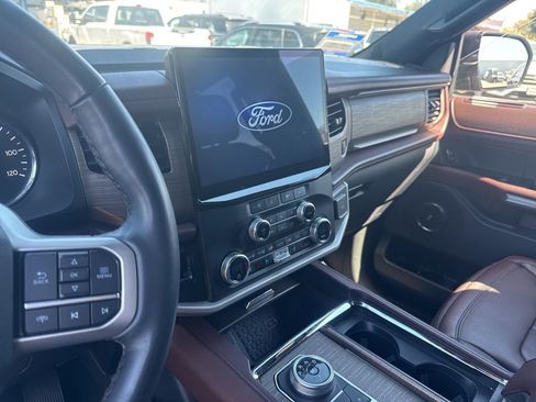 Used 2024 Ford Expedition Max Limited image 9