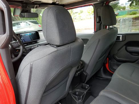 Used 2024 Jeep Wrangler Sport S image 10