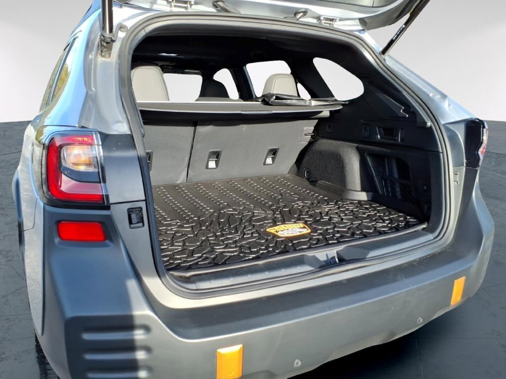 Used 2025 Subaru Outback Wilderness AWD/4WD image 11