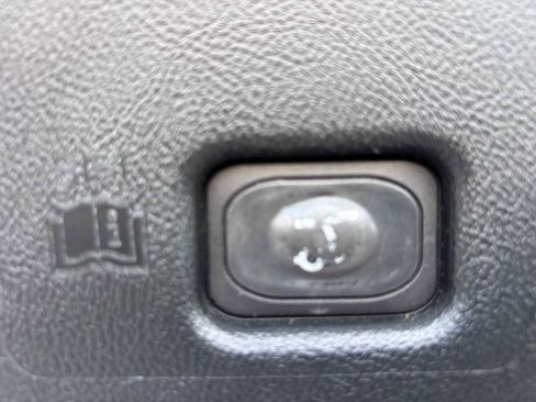 Used 2019 Lincoln Nautilus Premier AWD/4WD image 12