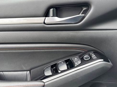 Certified 2023 Nissan Altima 2.0 SR image 12