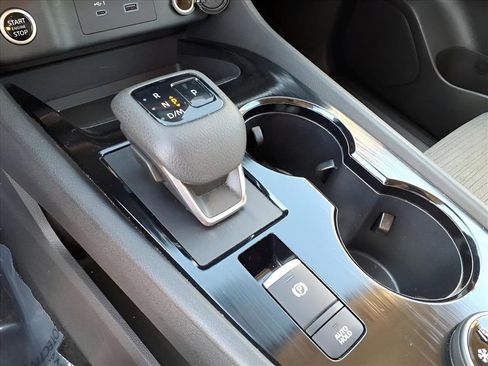 Used 2023 Nissan Rogue SV image 22