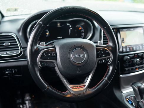 Used 2019 Jeep Grand Cherokee Trailhawk AWD/4WD image 39