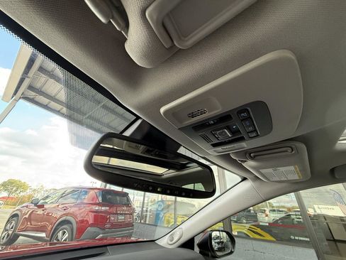 Used 2022 Toyota Camry XSE image 25