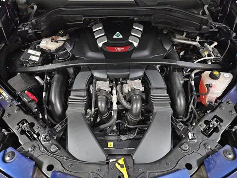 Used 2020 Alfa Romeo Stelvio Quadrifoglio AWD/4WD image 5
