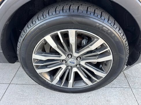 Certified 2018 Ford Explorer Platinum AWD/4WD image 21
