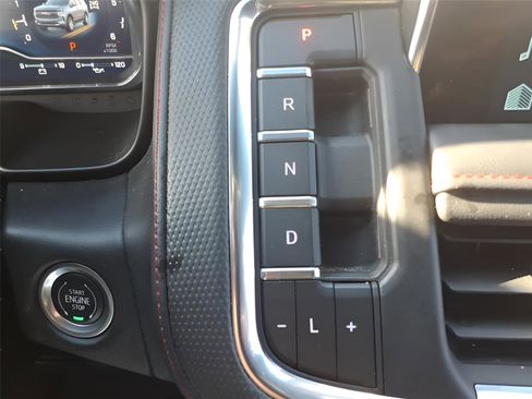 Used 2022 Chevrolet Suburban RST w/ Sport Performance Package image 27