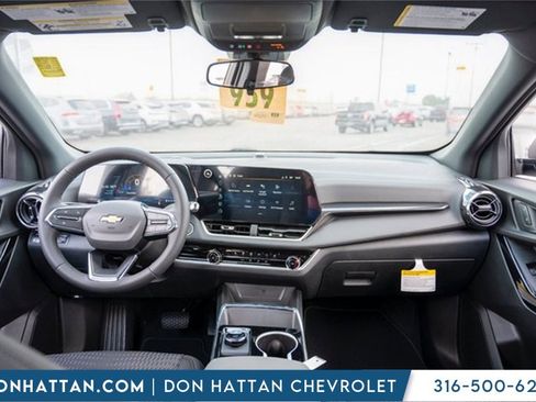 New 2026 Chevrolet Equinox LT image 3