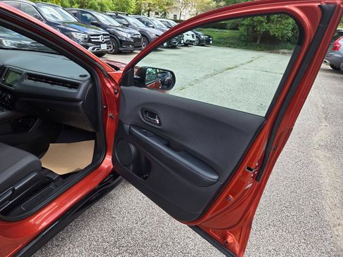 Used 2019 Honda HR-V Sport image 10