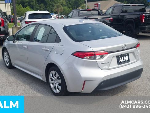 Used 2024 Toyota Corolla LE FWD image 9
