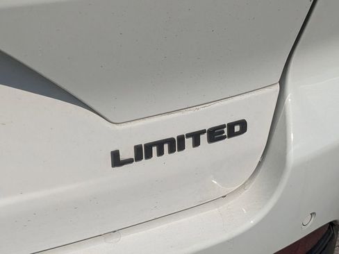 Used 2023 Jeep Grand Cherokee Limited w/ Black Appearance Package image 13