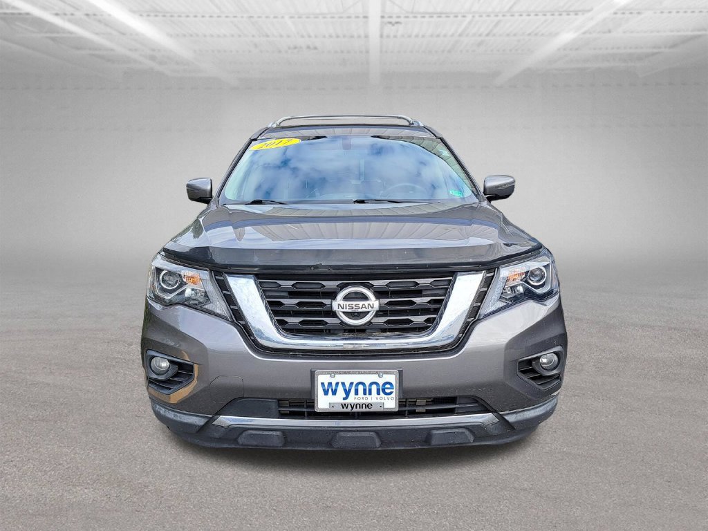 Used 2017 Nissan Pathfinder Platinum FWD image 2