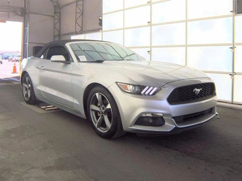Used 2015 Ford Mustang Convertible w/ Equipment Group 051A RWD image 4