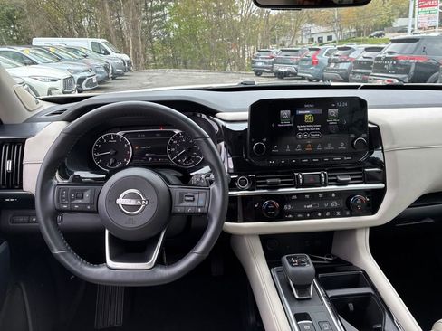 Certified 2023 Nissan Pathfinder SL w/ SL Premium Package AWD/4WD image 17