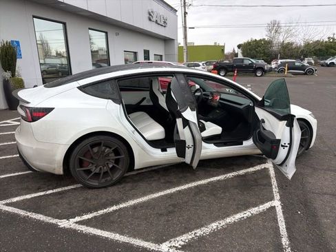 Used 2024 Tesla Model 3 Performance image 17