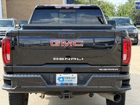 Used 2022 GMC Sierra 3500 Denali w/ Denali Black Diamond Edition AWD/4WD image 6