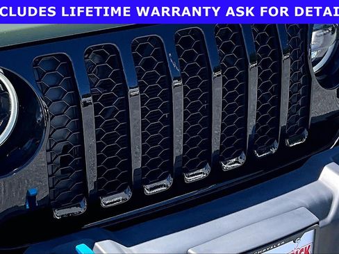 Used 2023 Jeep Wrangler Unlimited AWD/4WD image 25