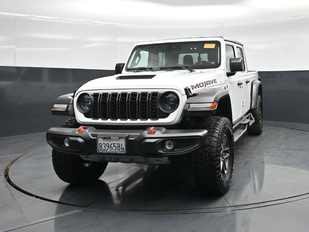 Used 2024 Jeep Gladiator Mojave AWD/4WD image 57