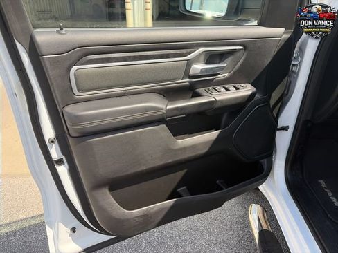 Used 2022 RAM 1500 Big Horn AWD/4WD image 11
