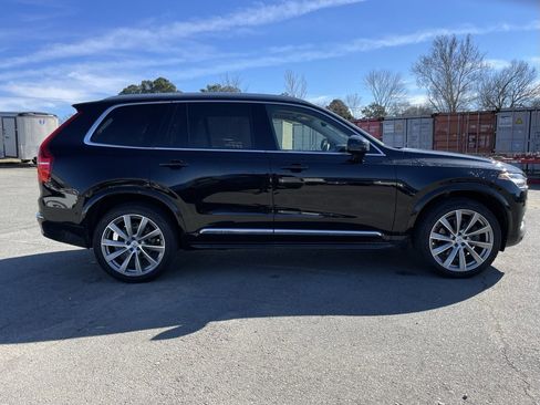 Used 2023 Volvo XC90 B6 Plus image 9