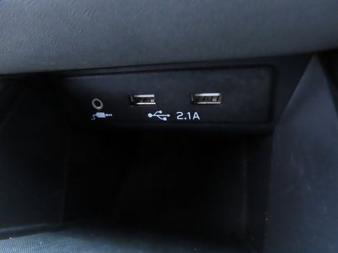 Used 2020 Subaru Outback Premium image 8