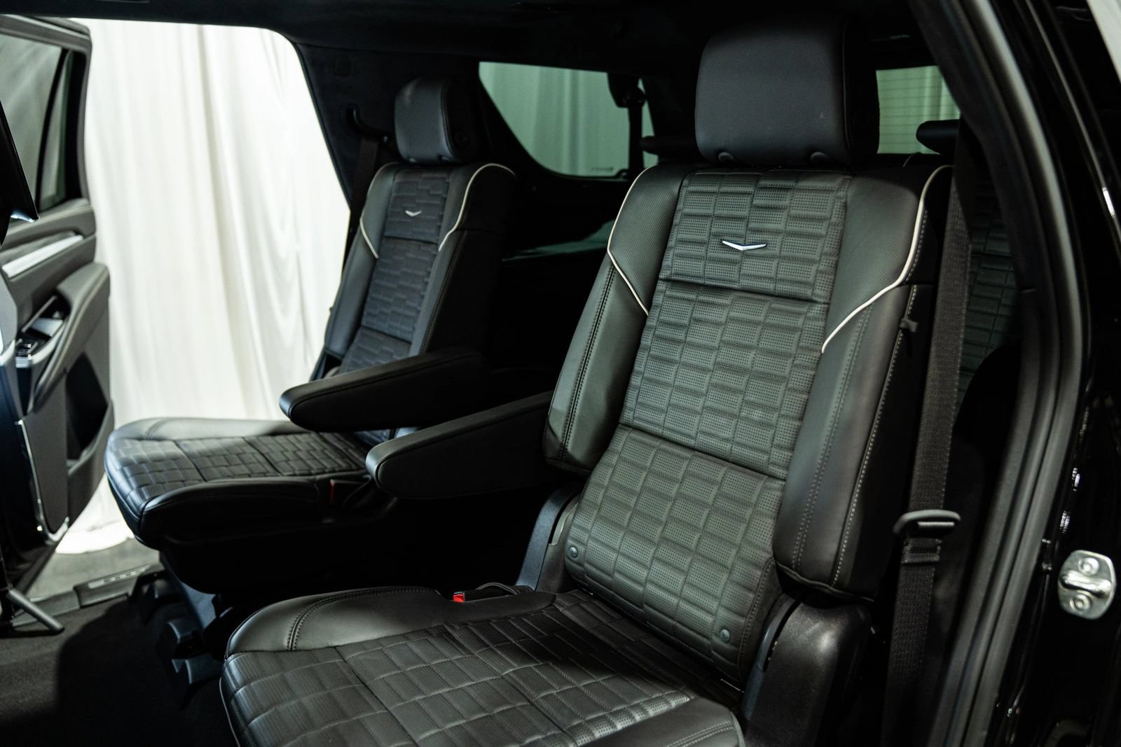 Used 2026 Cadillac Escalade V AWD/4WD image 18