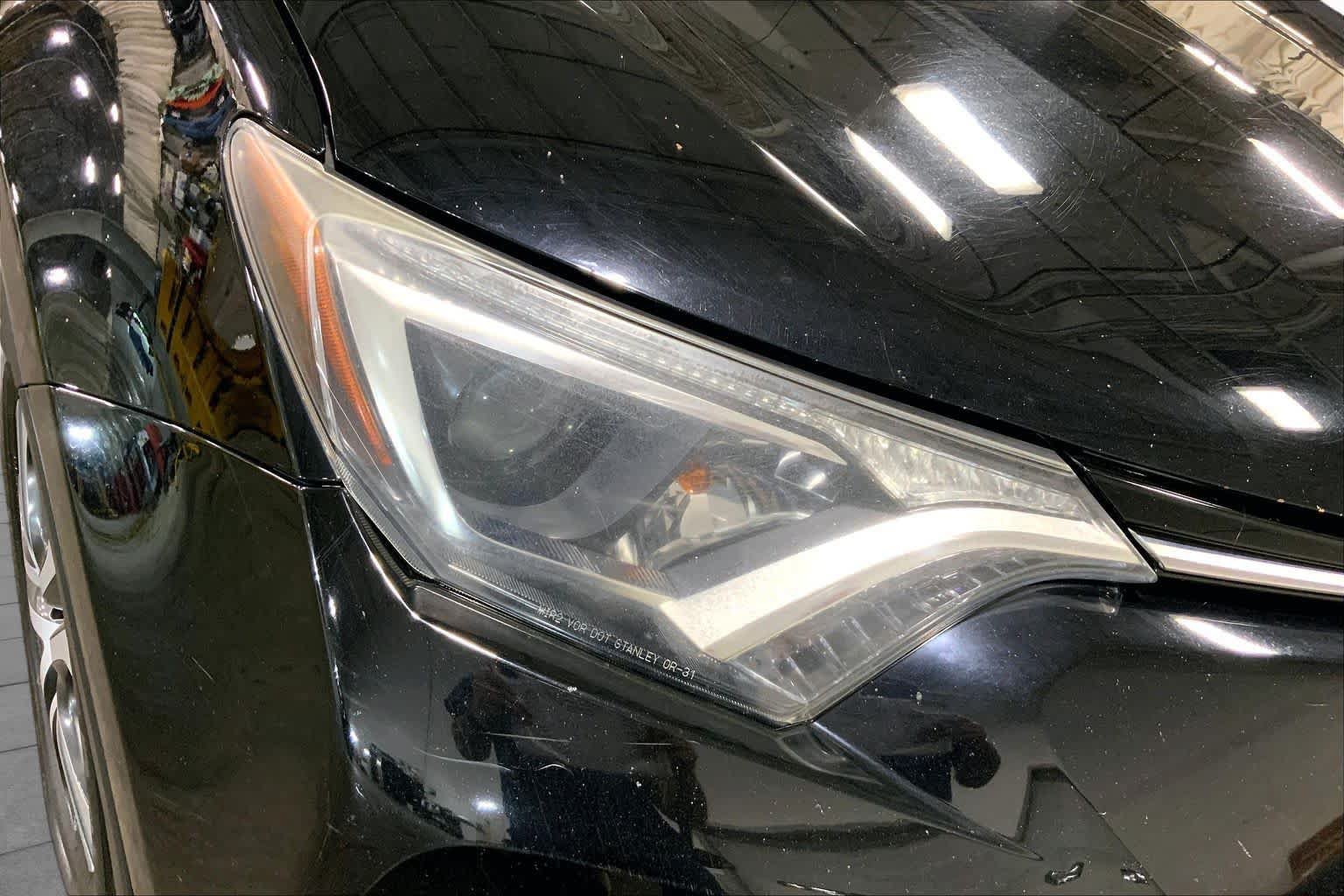 Used 2016 Toyota RAV4 LE AWD/4WD image 28