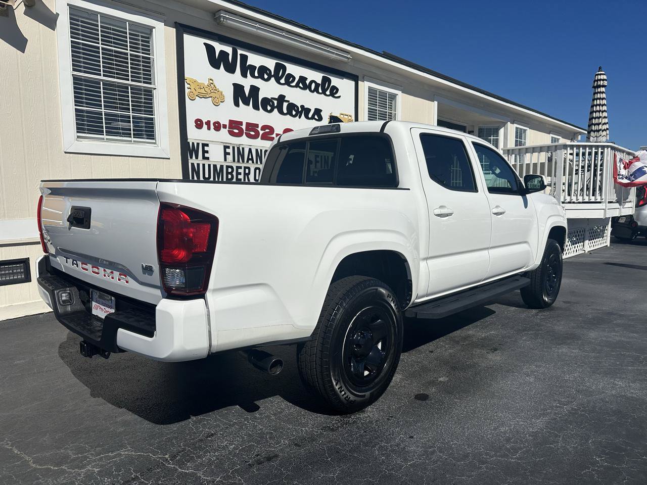 Used 2022 Toyota Tacoma SR AWD/4WD image 6