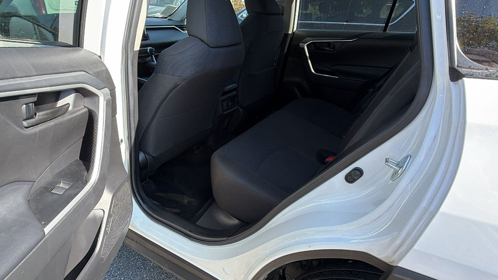 Used 2023 Toyota RAV4 LE FWD image 23