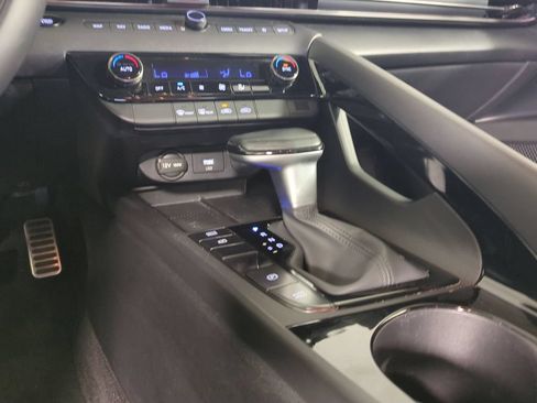 Used 2025 Hyundai Elantra SEL FWD image 20
