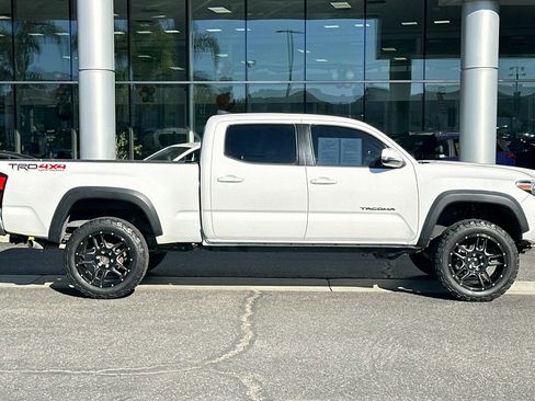Used 2019 Toyota Tacoma 4x4 Double Cab image 3